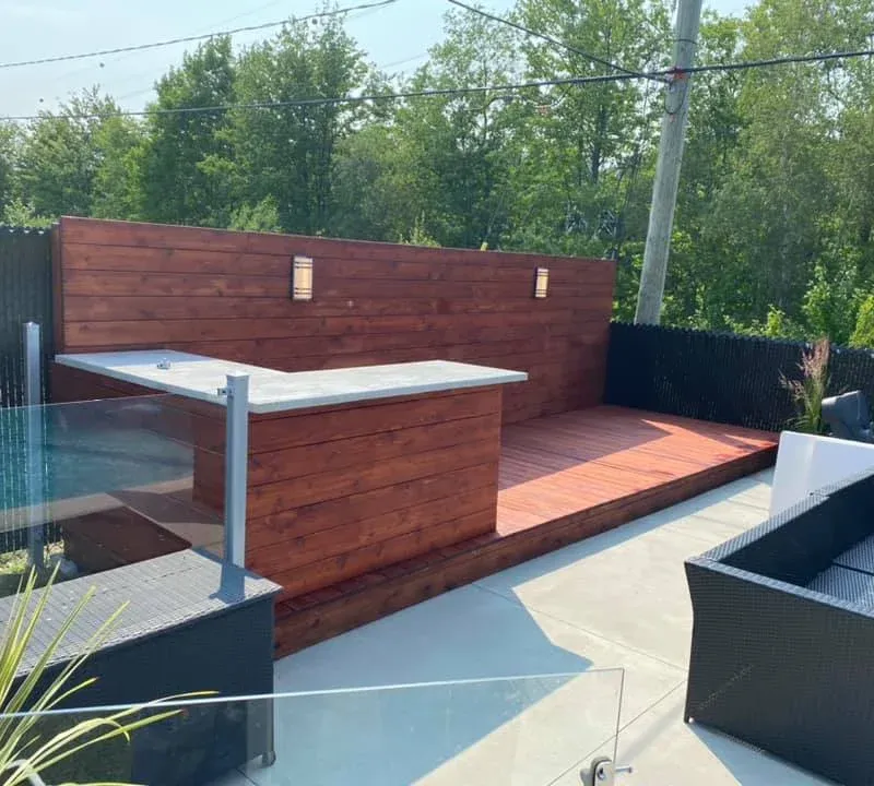 Teinture de terrasse en bois extérieure, après